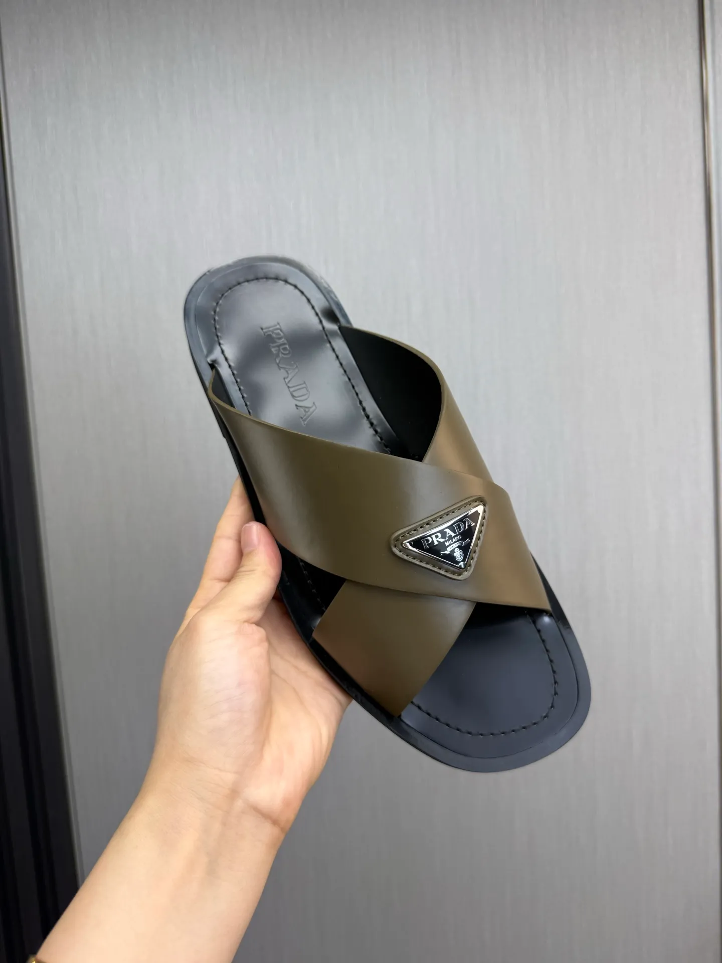 Factory price 340💰 ＰＲＡＤＡPrada - popular men's slippers hot sale 🔥 🩴Official website one to one production 38-45 sizes 45 46 🉑️Customized!
